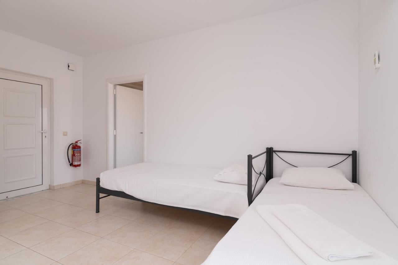 Ferienwohnung Lungo Mare Gennadi Exterior foto
